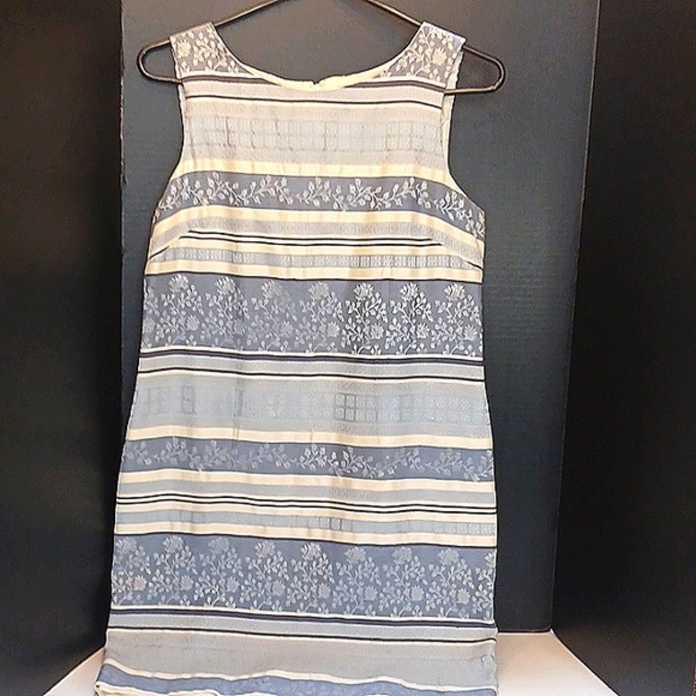 Vintage 1980 John Roberts Ladies Dress, Blue, White & Navy floral design, Size 6